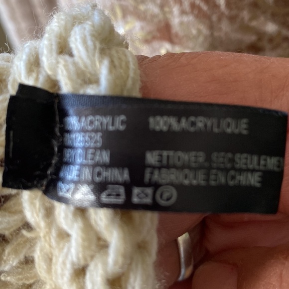 Boutique oatmeal scarf with brown faux leather  cuff - Picture 7 of 9